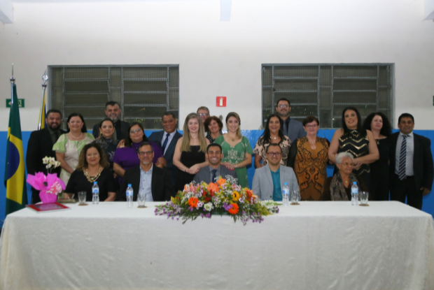 CÂMARA REALIZA SESSÃO SOLENE EM HOMENAGEM AOS PROFESSORES