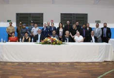 CÂMARA DE PIQUETE REALIZA SESSÃO SOLENE EM COMEMORAÇÃO AO DIA DO MILITAR